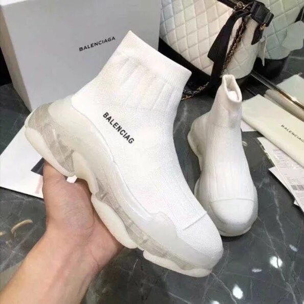 Balenciaga цум. Balenciaga 24. Balenciaga brand. Balenciaga 10xl. Баленсиага кроссовки женские ЦУМ.