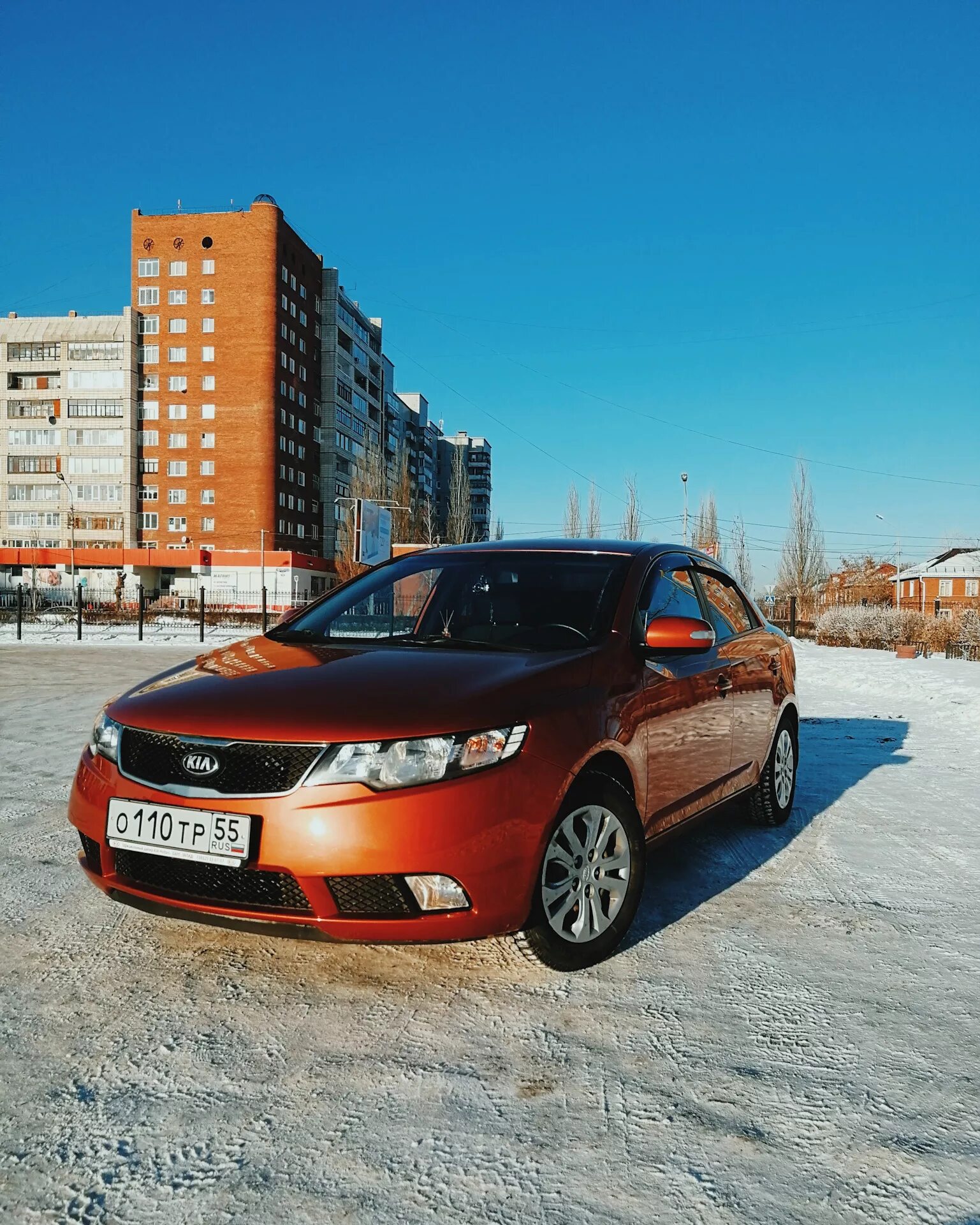 Купить иномарки омск. Kia Cerato 2 оранжевый. Кия Церато 2 оранжевая. Киа Серато оранжевая. Киа Церато 5.