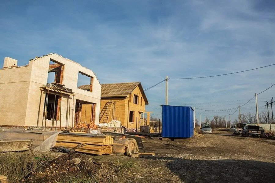 Кубанский поселок. Посёлок Кубанский Краснодарский край Новопокровский. Лесничество поселок Кубанский. Фото поселок Кубанский. Поселок кубанский новопокровский район краснодарский край