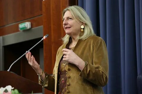 Karin kneissl