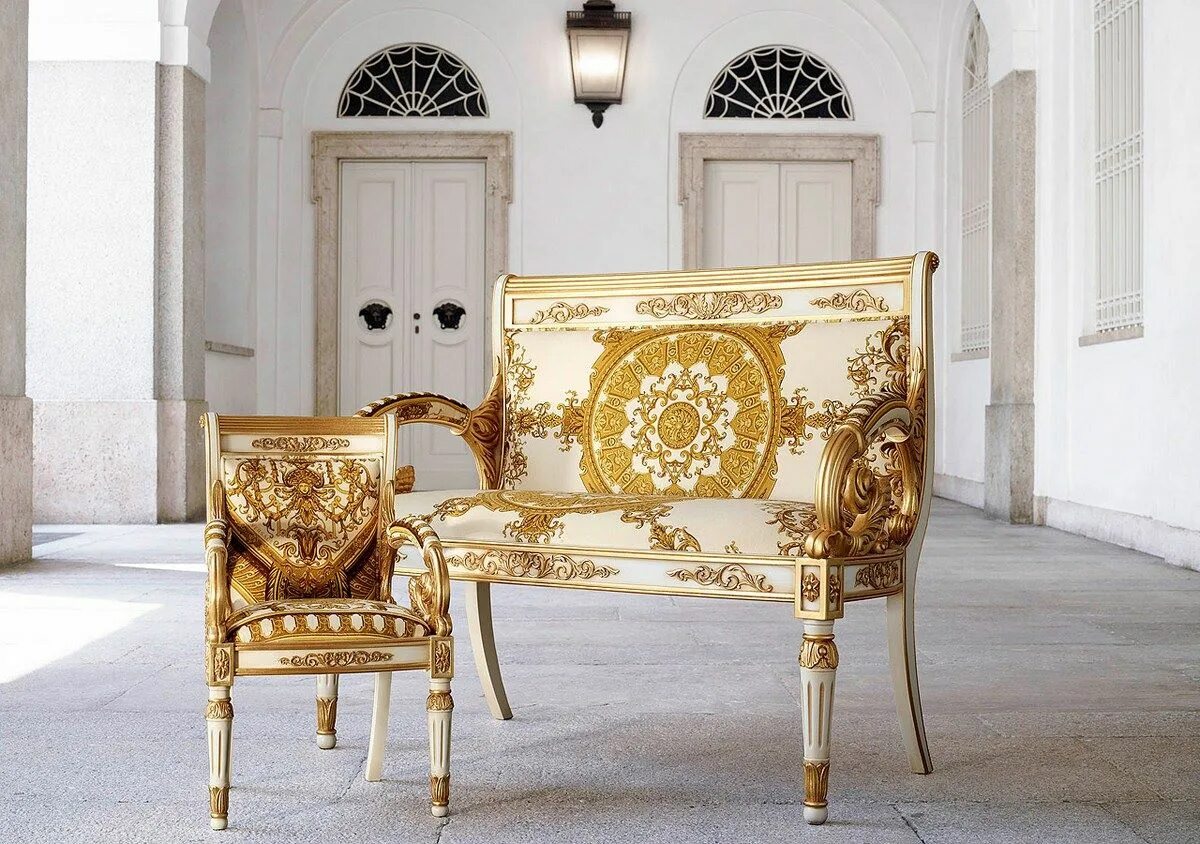 Золотистая мебель. Versace mebel. Джанни Версаче мебель. Диван Gianni Versace. Versace Home collection.