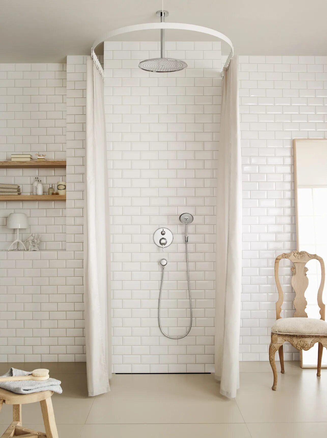 Axor 16884000. Белая плитка душевая Хансгрое. 16884000 Hansgrohe. White shower