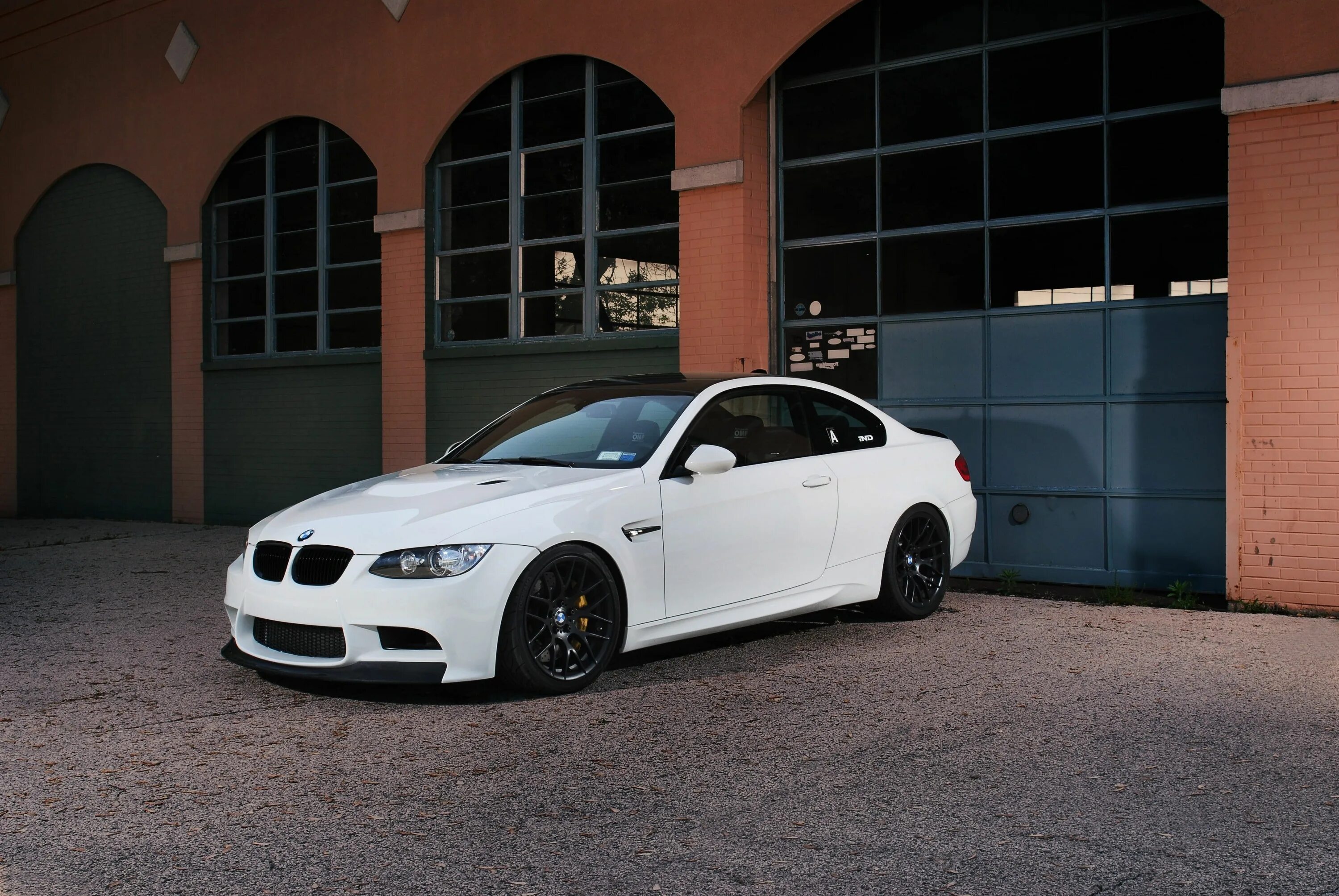 Белый цвет машины фото. BMW m3 e92 White. BMW e92 Coupe Black. BMW e92 Coupe белая. BMW m3 e92 белая.