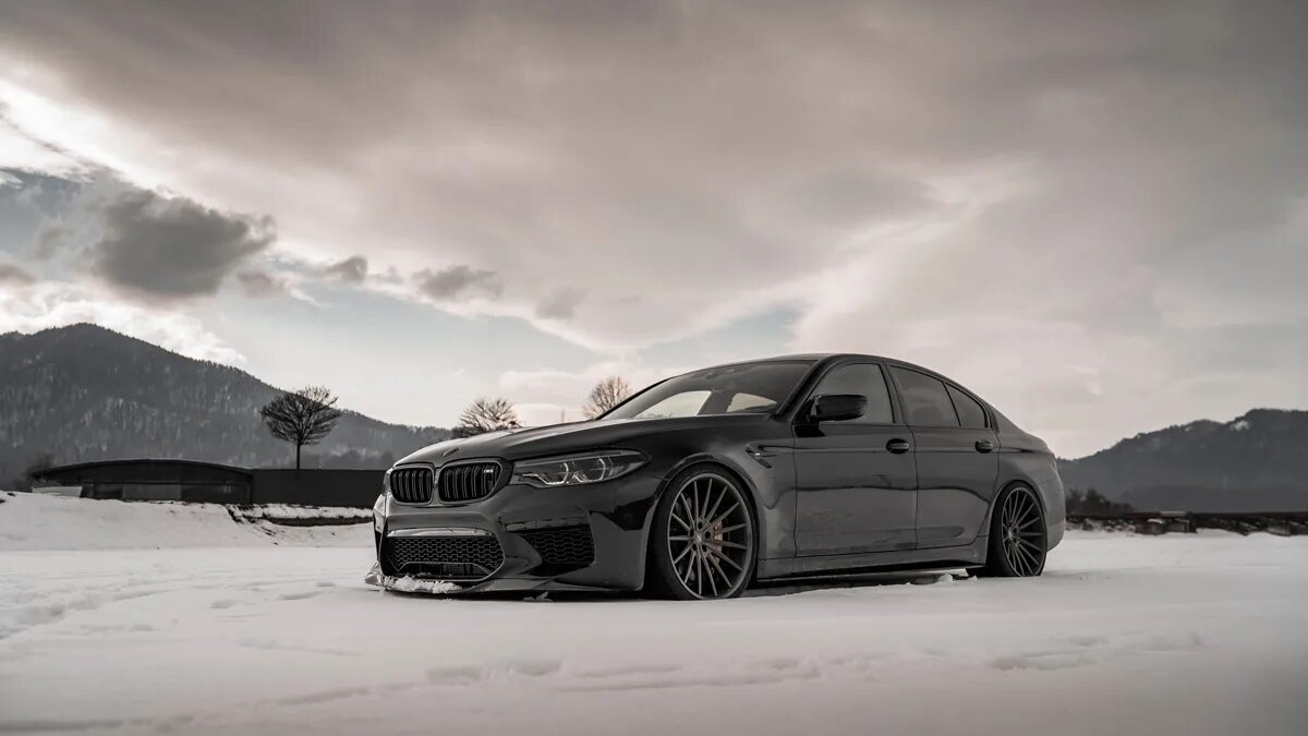 Bmw g30 m. Bmw m5 f90 зима. Bmw m5 f90 зимой. Bmw f90 зимой. Бмв м5 ф90 зимой.