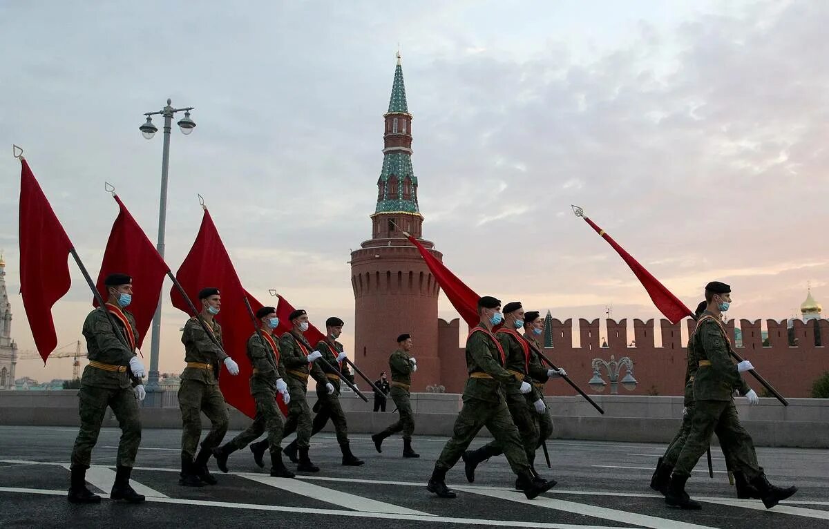 Победный красный