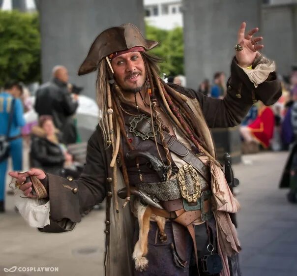 Капитан джек воробей походка. Походка джека воробья. Походка джека воробья. Пираты карибского моря джек воробей убегает. Капитан джек воробей бег.