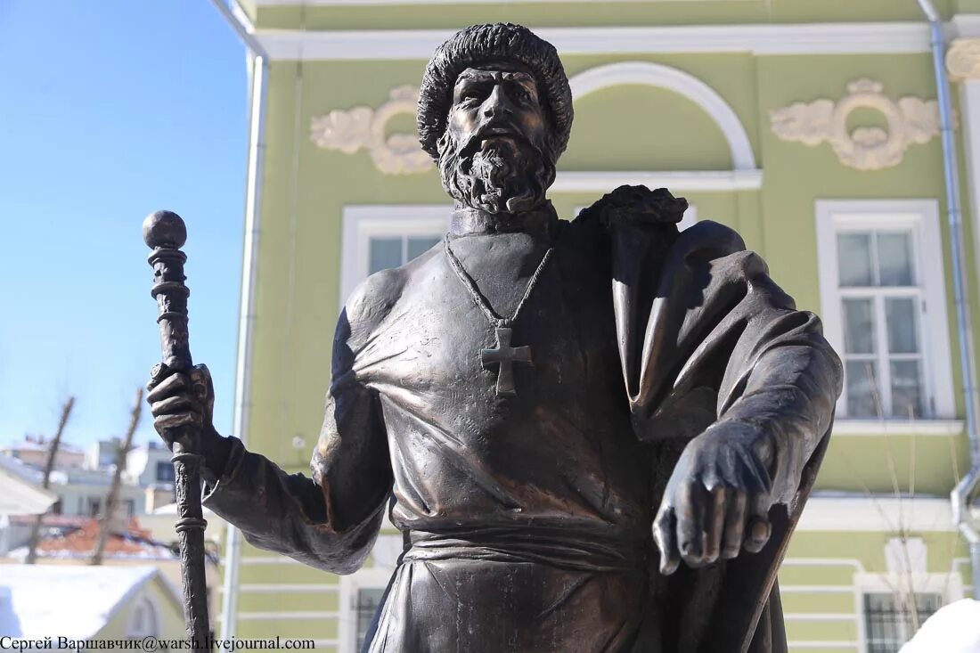 Памятник иоанну грозному в александрове. Памятник грозному. Монумент ивану грозному в москве. Памятник ивану грозному. Памятник ивану грозному.