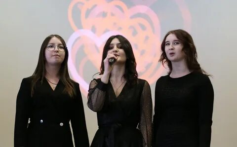 Студент петь