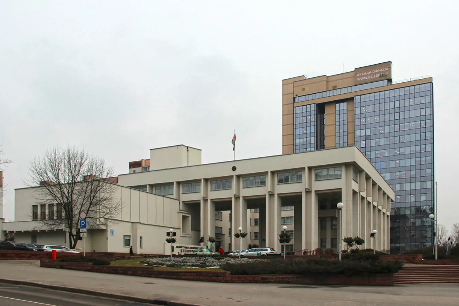 Ленинский район города минска. Администрация Московского района. Московский райисполком в Минске. Минск Московский район. Московский 129 администрация Московского района.