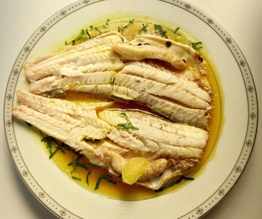 Судак в соусе рецепты. Судак sous-vide с соусом берси. судак в соусе. судак в сырном соусе. судак с соусом берблан.