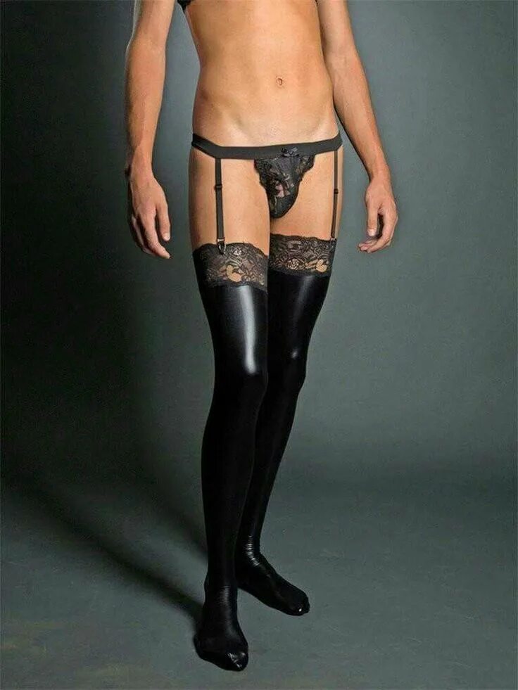 Милые мальчики в чулках. Милая девочка в чулках. Милые мальчики в чулках. В чулках без лица. Тонкие ноги в колготках.