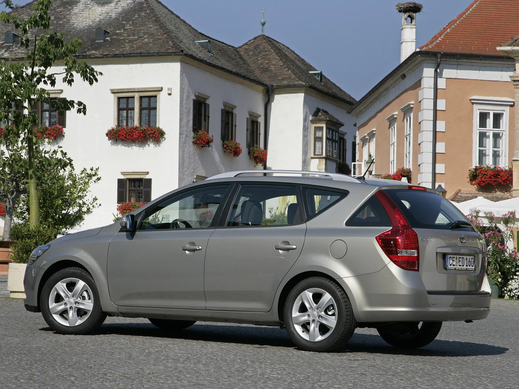 Сид первое поколение. Kia Ceed SW 2010. Kia Ceed 2009 универсал. Kia Ceed SW 2009. Kia Ceed 2011 универсал.