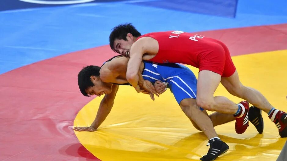 Борьба на древних олимпийских играх. Пентатлон в древней греции. Жан беленюк греко-римская. Вольная борьба олимпийские игры. Олимпийские игры грекоримская бопьба.