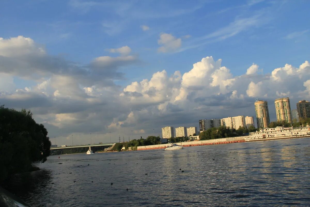 печатники в москве. дома паруса на нагатинской набережной. печатники нагатинский затон. нагатинский затон москва река. нагатинский затон 2010.