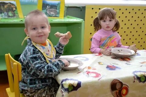 Сели дети все за стол