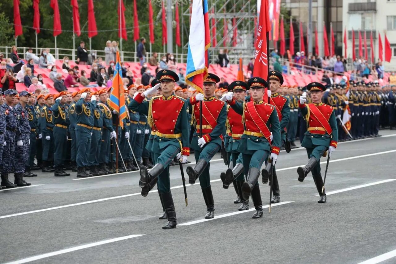 В городе прошло 9 мая. Парад 9 мая. Парад Победы Самара. Парад в Самаре 9 мая 2021. Парад Победы 9 мая 2021.