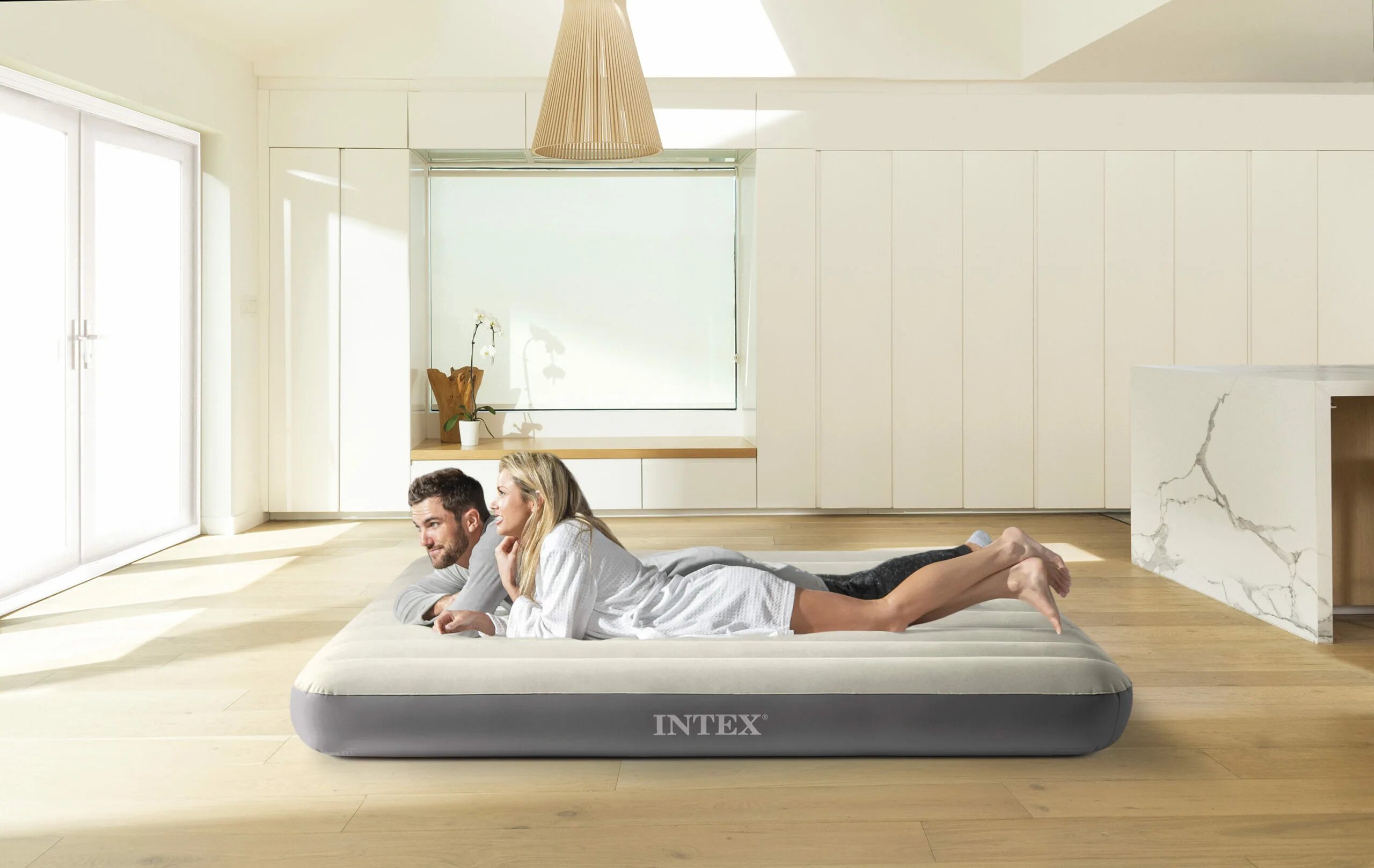Single high. Кровать надувная intex 64103. надувной матрас queen deluxe single-high, 152х203х25см. матрас intex twin deluxe single-high airbed,191х99х25 см. матрас надувной 152 203 25 см intex 64103.