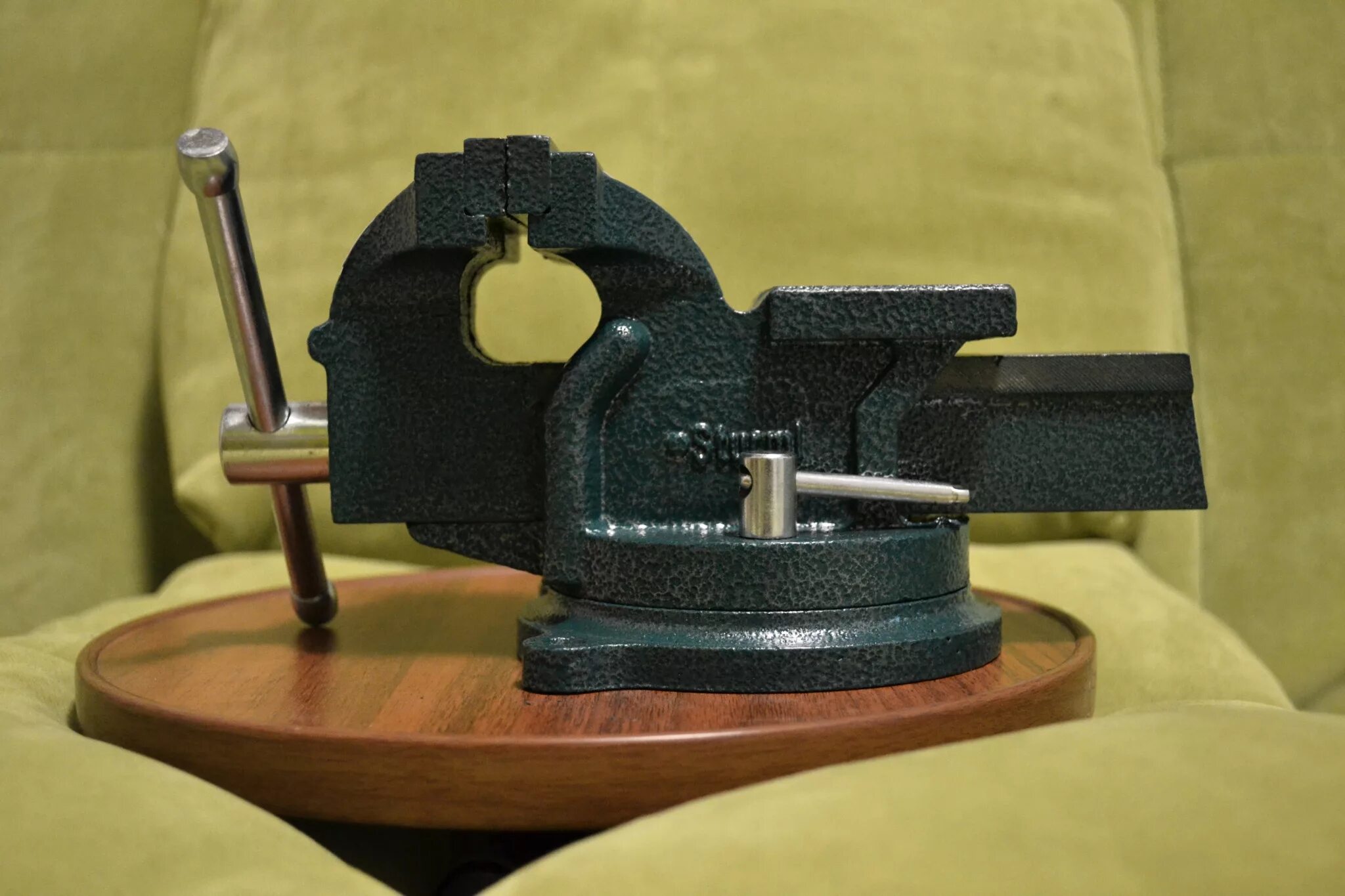 Sturm 1075. Слесарные тиски sturm 1075-01-100. тиски слесарные штурм 150. sturm! 1075-04-100. винт для тисков штурм 1075.