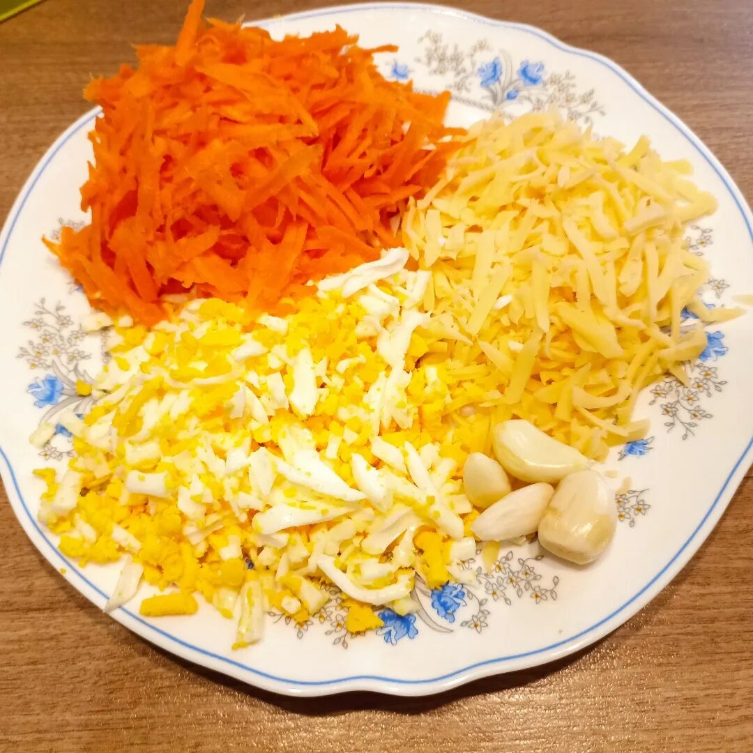 Морковка с плавленным сыром. Салат картошка морковка плавленный сыр. сырая морковь и плавленный сыр. салат с плавленным сырком и с морковкой как его сделать видео.