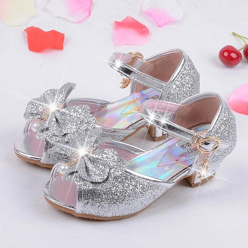 Детские туфли. Детские туфельки. Туфли 3 лет. Красивые туфли для девочек. Детские туфли на каблуках.