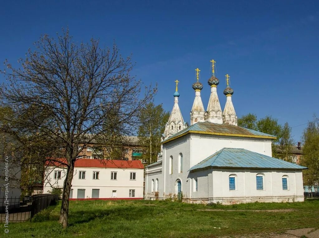 Владимирская Церковь Ярославль. Храм Владимирской Божьей матери Ярославль. Владимирская Церковь на Божедомке Ярославль. Храм Владимирской иконы Божией матери на Божедомке в Ярославле.