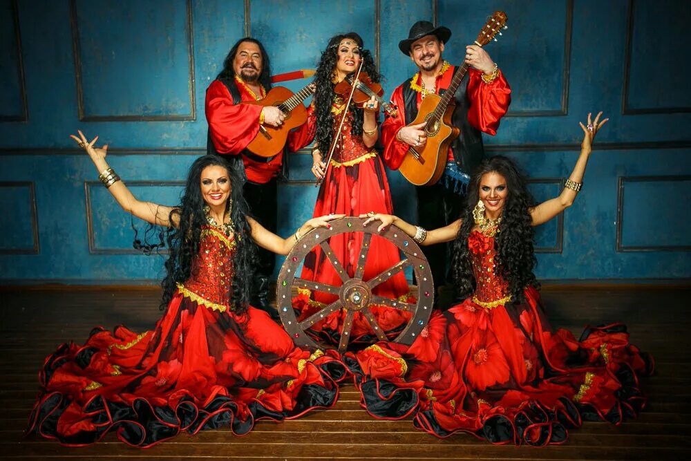 Цыгане композиция. Песни цы. Первая пластинка роза джелакаева и петр деметр. Цыганский пёс. Лучшие цыганские.