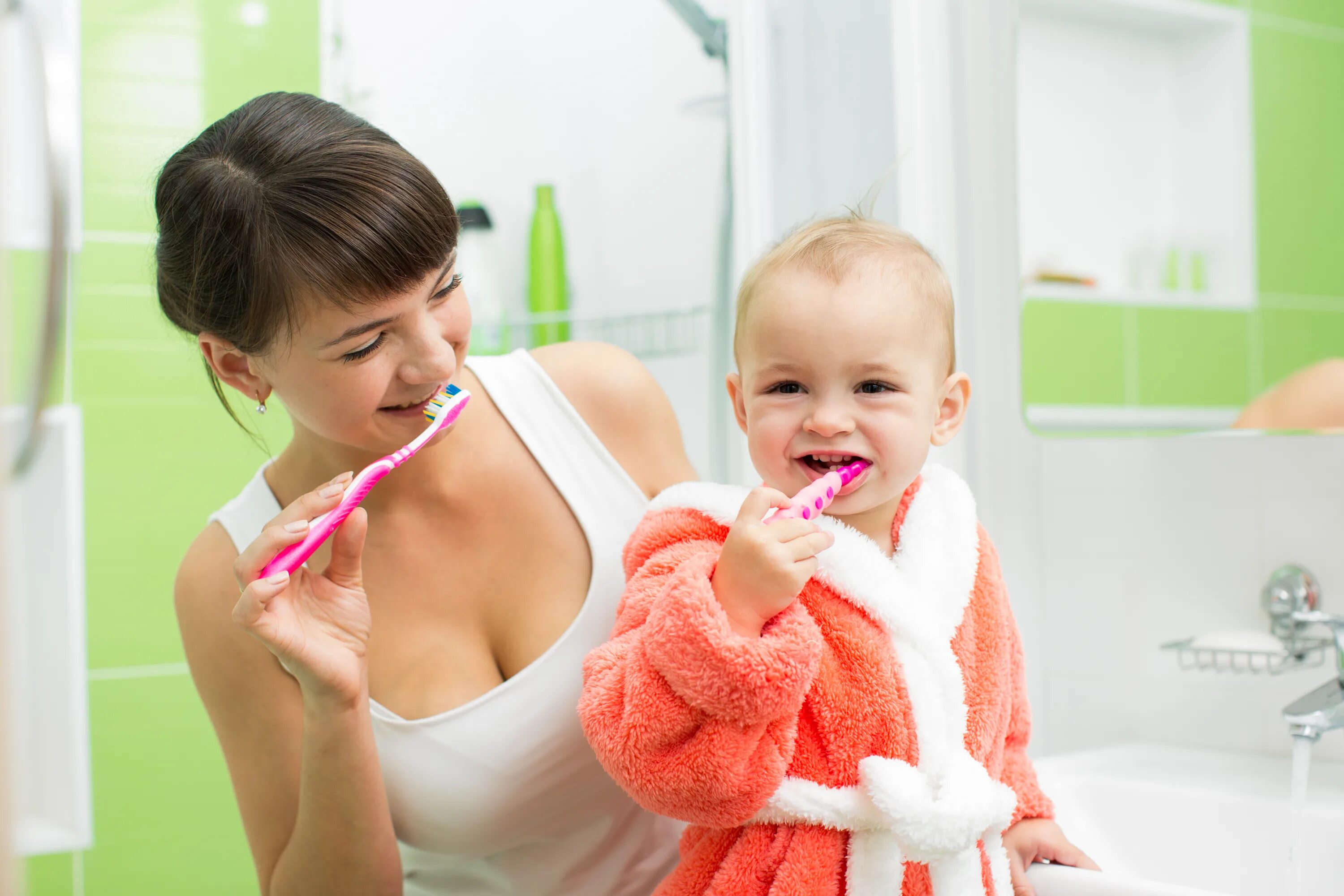 Не буду ухаживать за матерью. Гигиена для детей. Ребенок умывается. Ребенок чистит зубы. Гигиена маленький ребенок.