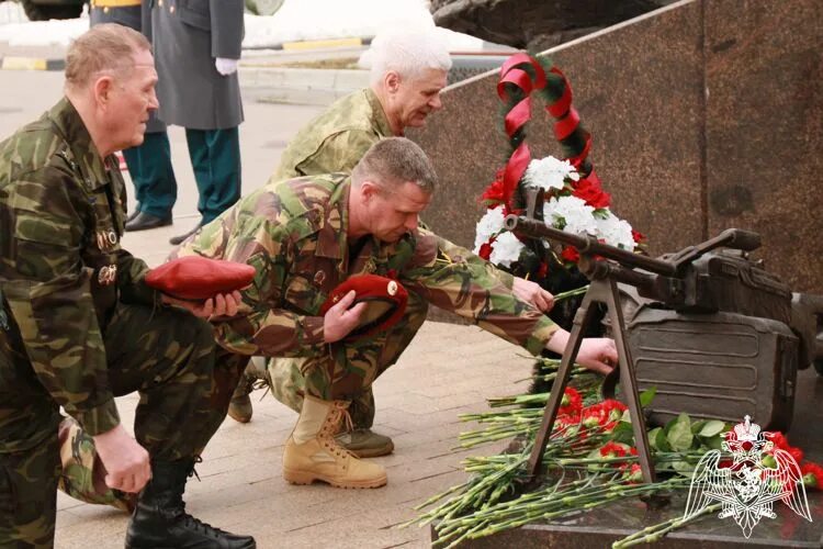 Росгвардия праздник 27. Командующий Приволжским округом Росгвардии. Росгвардия герои. Росгвардейцы герои России. Герой России Росгвардия.