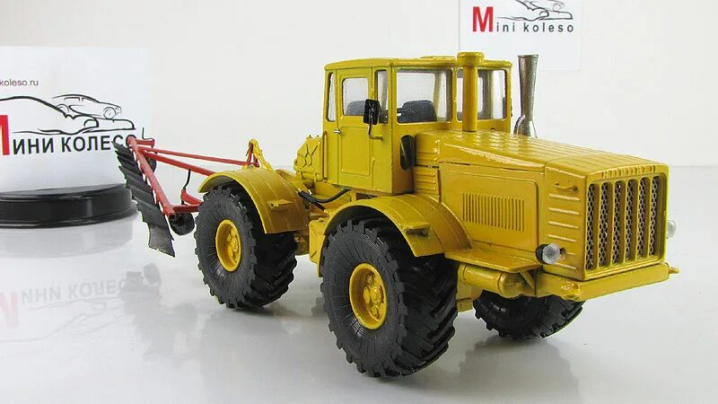 Игрушечный 700. К700 кировец трактор игрушка. игрушка кировец к 700. трактор к-700 кировец на радиоуправлении. кировец к 700 горбатый 1 43.
