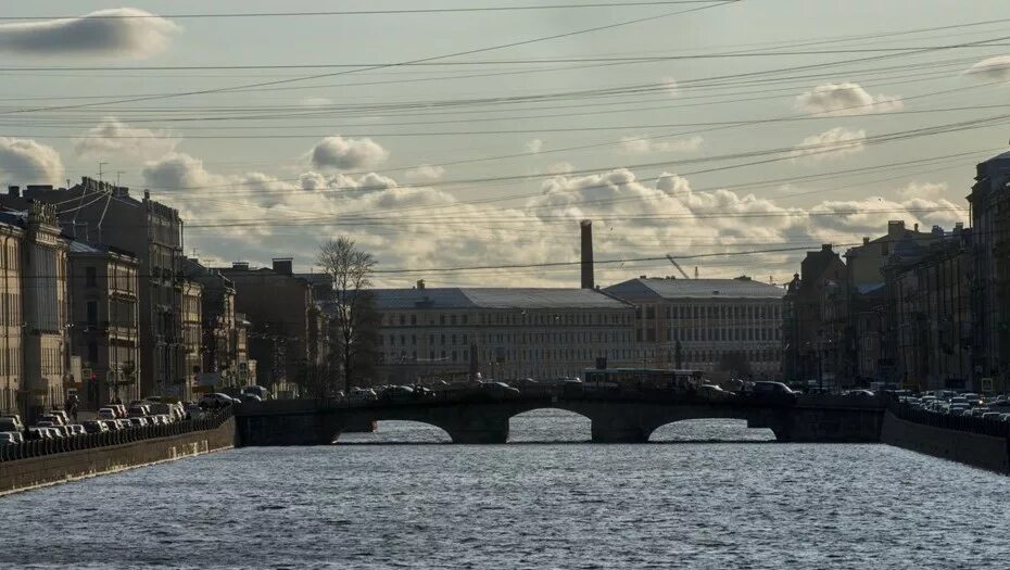 Депрессия спб. Санкт-Петербург в апреле. Депрессивный Петербург. Апрельский Питер. Ветер в Питере.