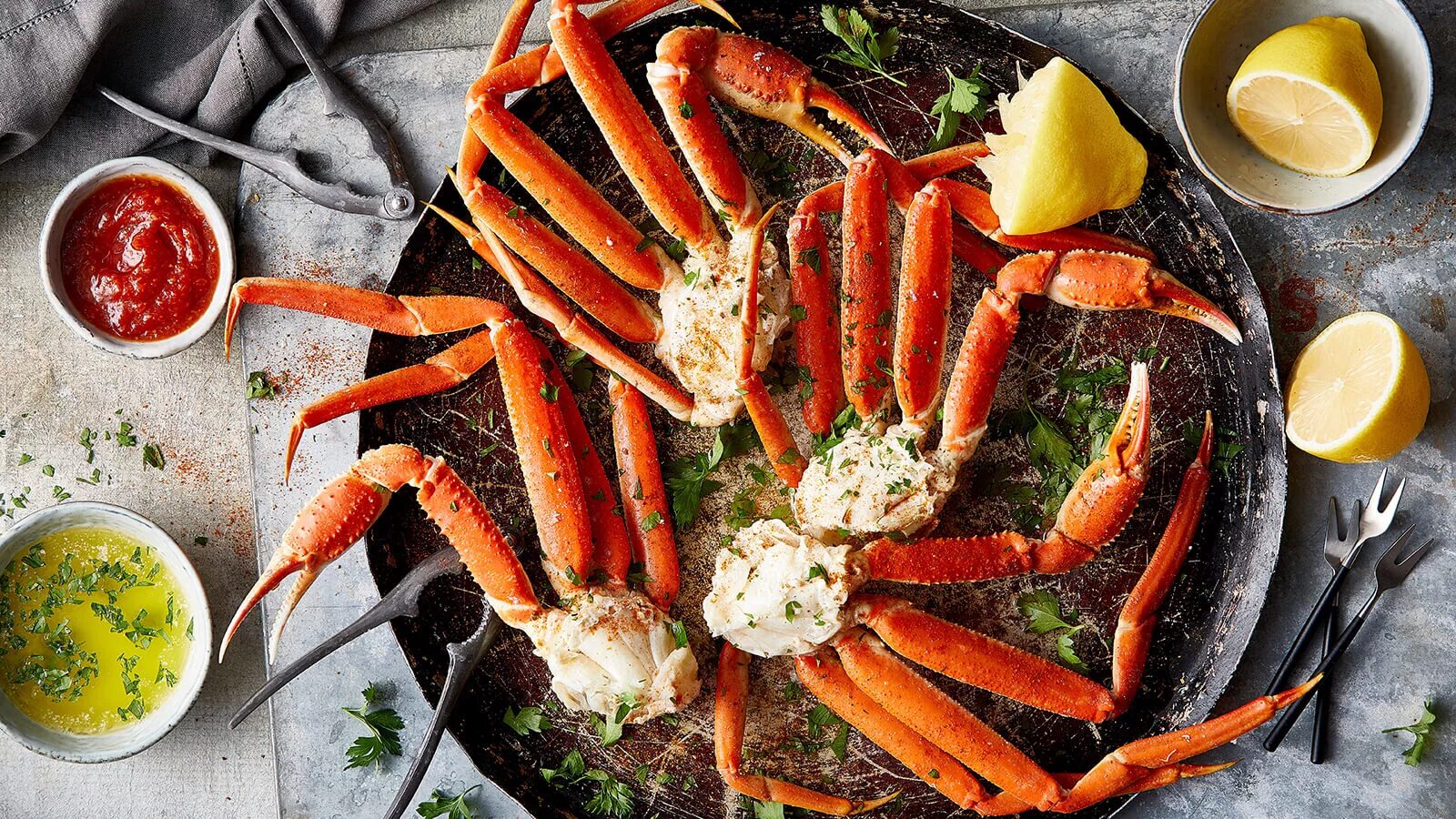 Клешни краба стригуна. Краб стригун опилио. Клешни камчатского краба. Как готовить краба стригуна. Краб стригун опилио.