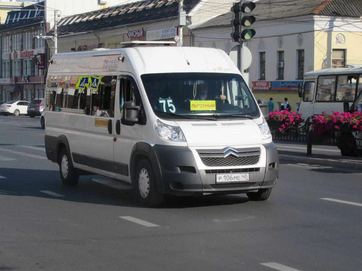 Автобусы калуга сайт. Маршрутный автобус. Маршрутка фото. Калуга общественный транспорт. Транспорт фото.