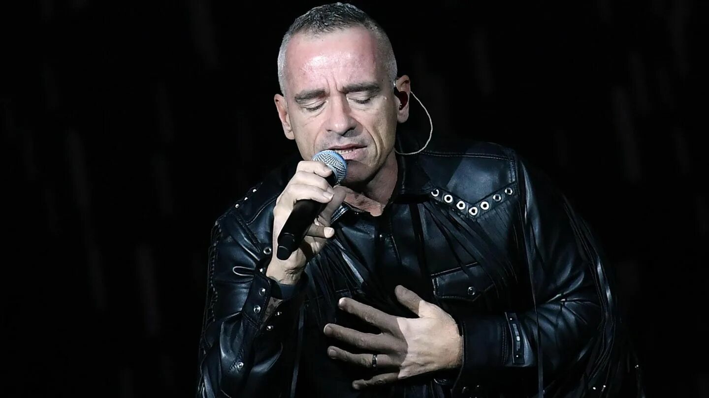 Eros Ramazzotti 2022. Ерос Рамазотті. Эрос Лучано Уолтер Рамаццотти. Eros Ramazzotti cher. Piu che puoi шер