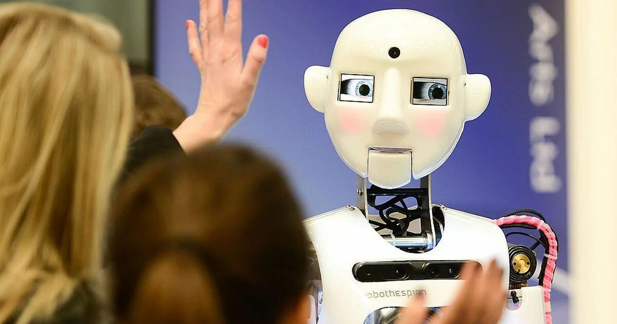 Robot talk. Роботы которые похожи на человека. Эмоциональный робот. Новые роботы. Человек учит робота.