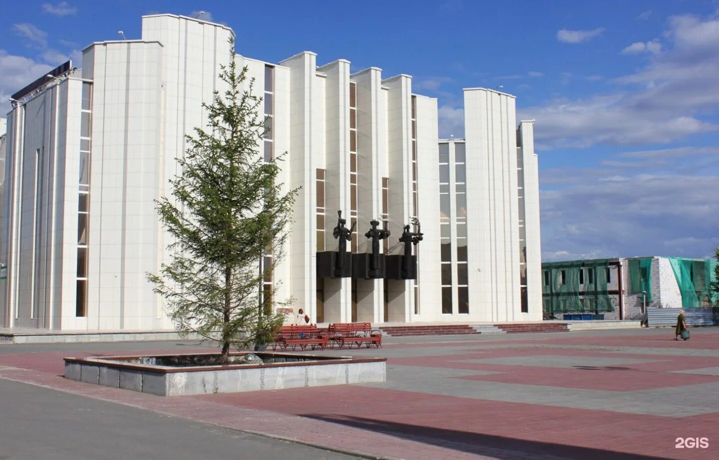 Городской сайт кургана. Город Курган Курганская область. Курганская областная филармония. Город Курган достопримечательности. Курган центр города.