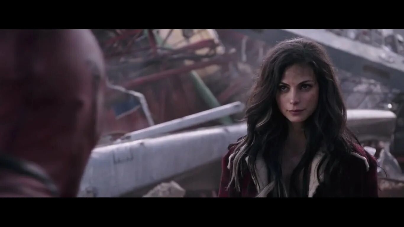 Ванесса карлайл дэдпул. Морена баккарин 18 дэдпул. Райан рейнольдс дэдпул и ванесса. Морена баккарин в фильме дэдпул. Морена баккарин дэдпул ванесса.