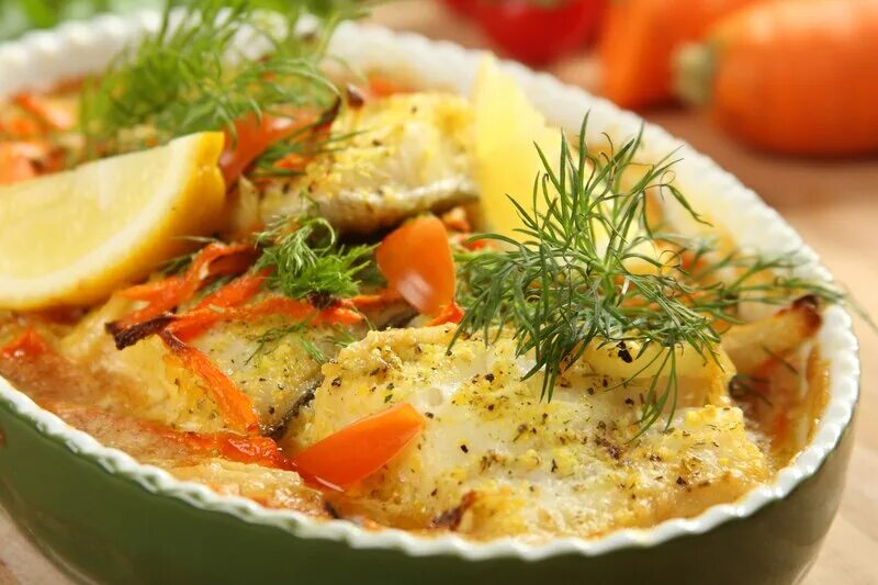 филе судака жареное. судак с картошкой в духовке. судак рыба филе. судак рыба филе. судак запеченный с овощами.