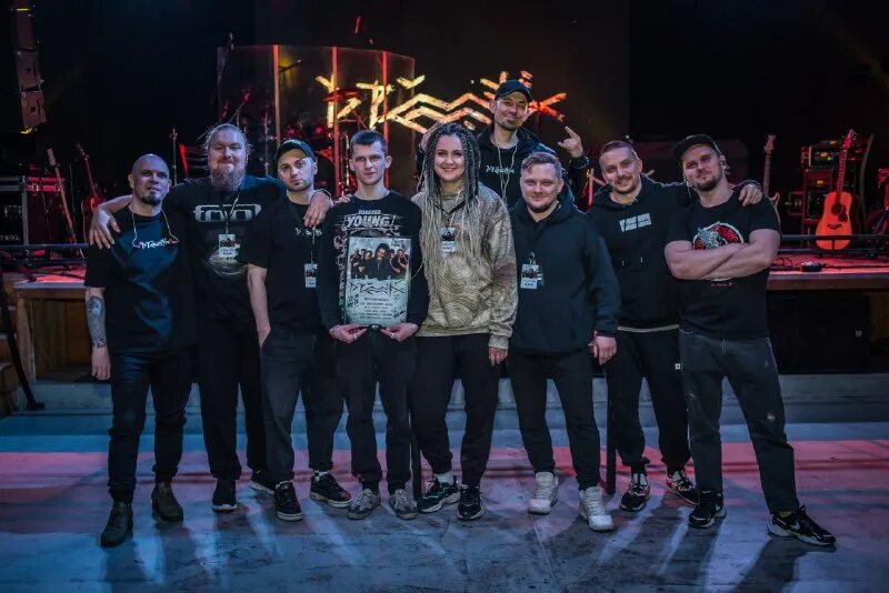 Session groups. Luna группа рок. Групповая консультация. Somewhere music session афиша. Staffles группа волгоград.