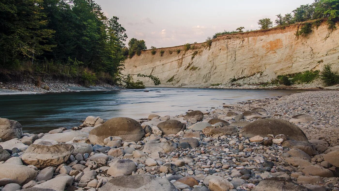 White river. Река белая Адыгея лето. Панорама река белая Адыгея. Золотой Родник река белая Краснодарский край. "Река белая" "Курячовка".