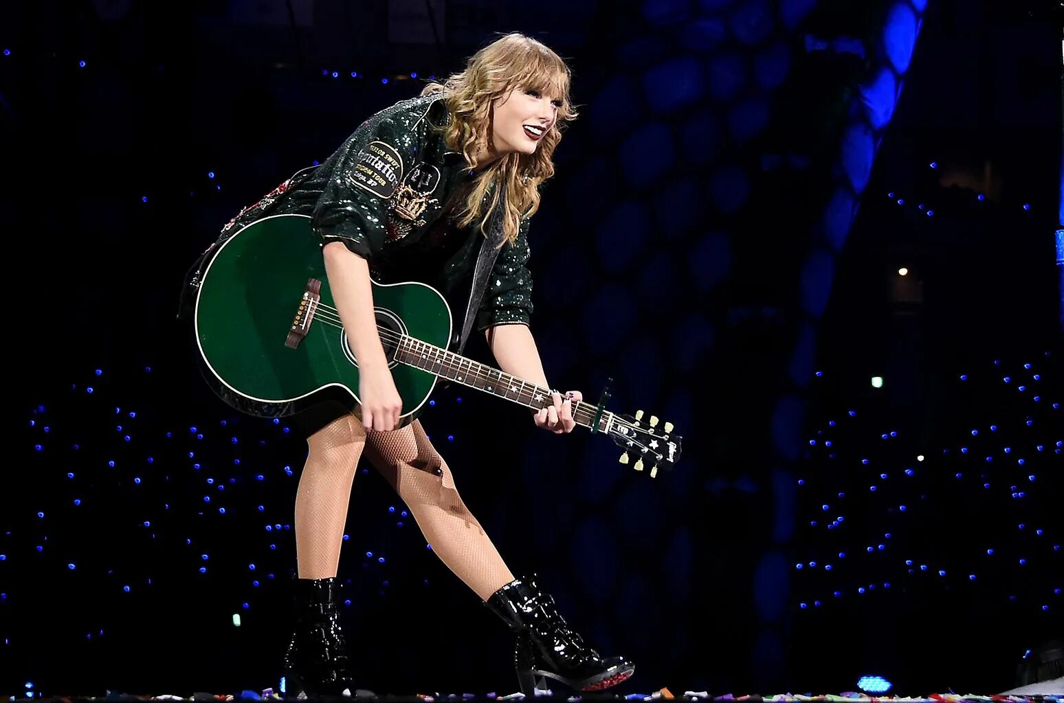 Swift tour. Репутейшн тейлор свифт. тейлор свифт тур reputation. taylor swift reputation stadium tour. тейлор свифт репутация тур.