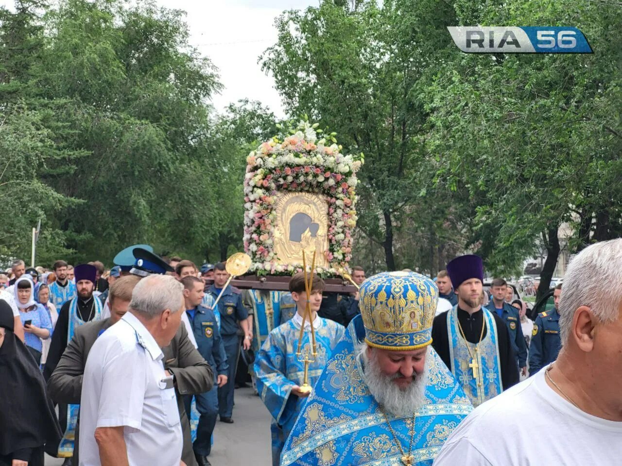 Крестный ход. Церковь на набережной оренбург. Крестный ход в оренбурге. Крестный ход в оренбурге. Крестный ход оренбург 2024.
