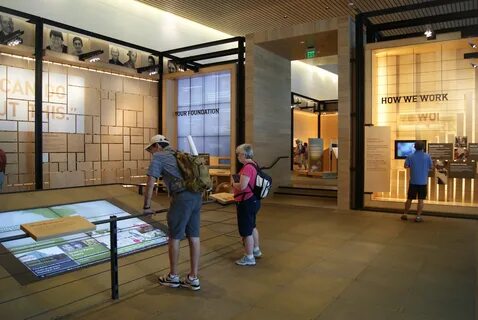 File:Bill & Melinda Gates Foundation Visitor Center, Seattle, Washington, USA - 