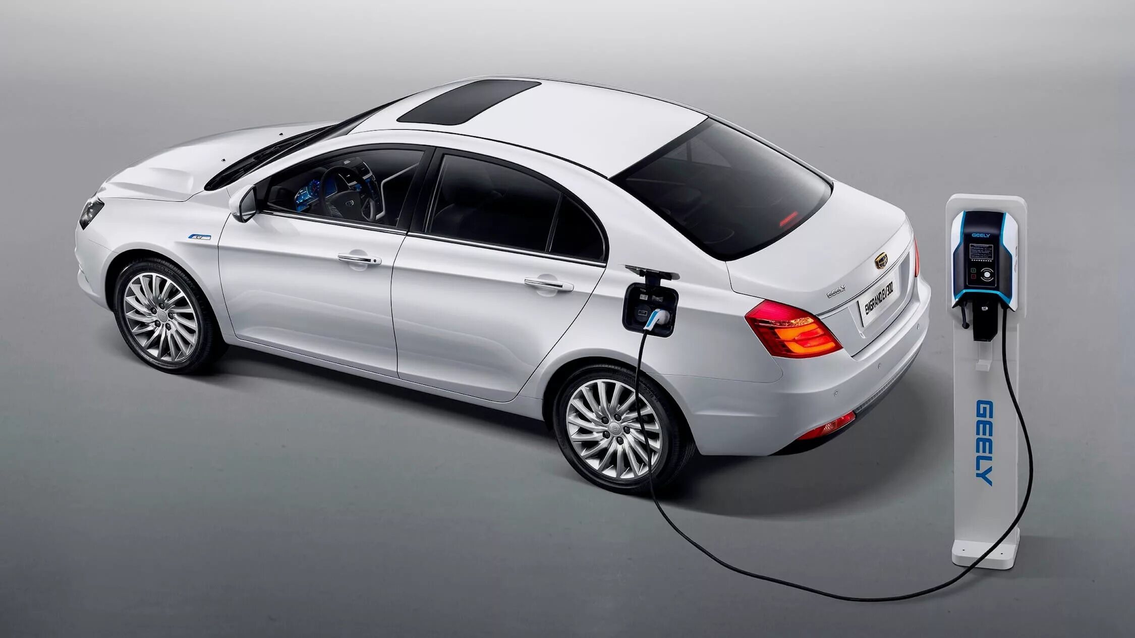 Электромобиль Geely Emgrand. Geely Emgrand ev300. Geely Electric car. Geely электрокар 2021.