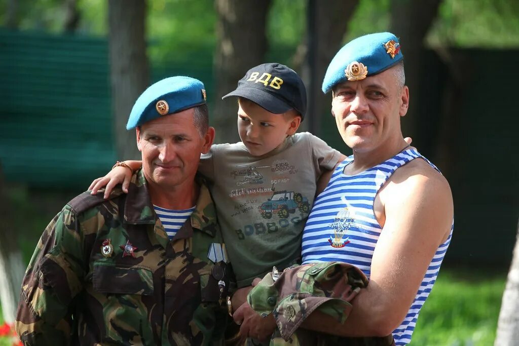 ВДВ спецназ ВДВ - голубые береты. С днем ВДВ. Портрет десантника. Берет десантника.