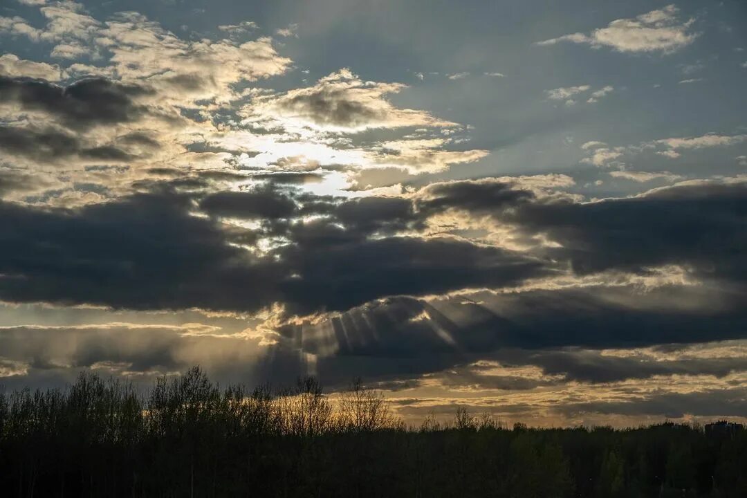 Сегодня облачно. Сегодня облачно. Облака. Сегодня облачно. Сегодня облачно.