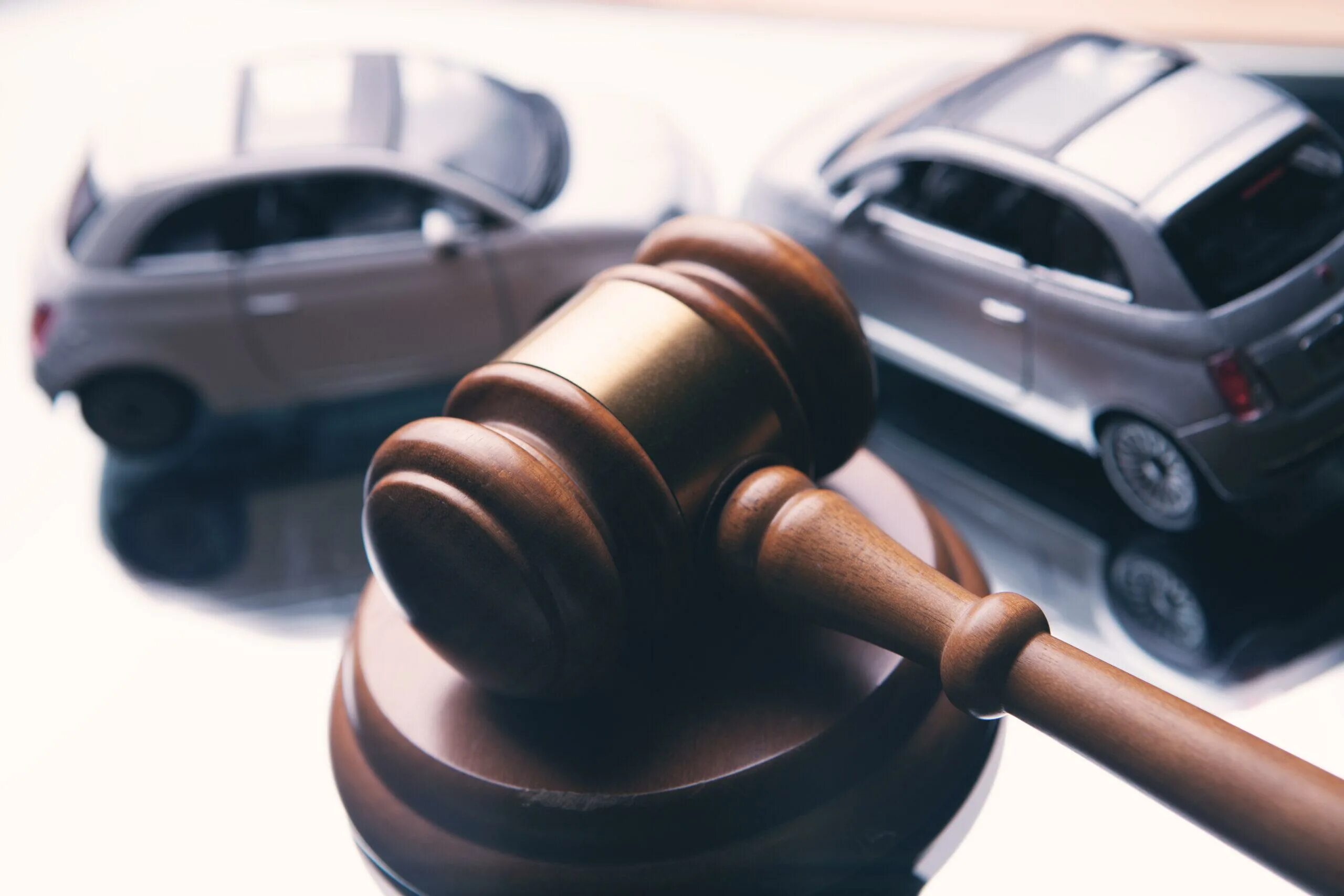 Суды со страховыми компаниями