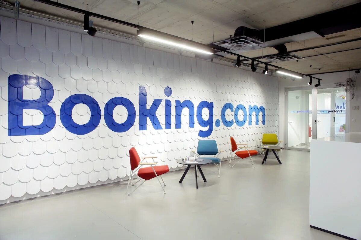 Booking holding. Букинг. Booking.com логотип. Booking com офис. Сервис booking com.
