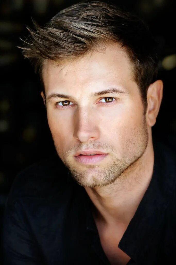 Джон красински в юности. Джон актер 4. Джон актер 4. Киану ривз 2020. Джон актер 4.