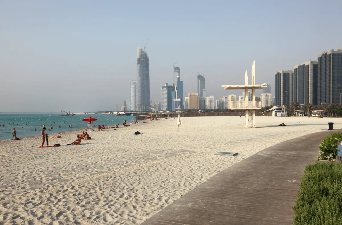 Корниш набережная абу. Corniche Beach Абу Даби. Пляж Корниш Абу-Даби. Набережная Абу Даби. Corniche Beach, Абу-Даби, Объединенные арабские эмираты.