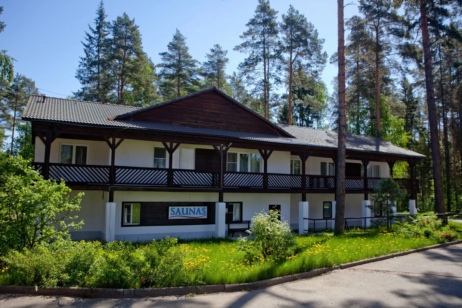 Загородный клуб дмитровский район. Кантри Резорт Вербилки. Country Resort Hotel Вербилки. Гелиопарк Кантри Резорт Вербилки. Дмитров Вербилки Кантри Резорт.